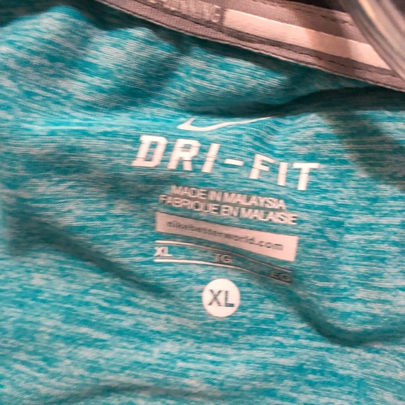 Nike 1/4 zip (women’s) - Picture 2 of 2